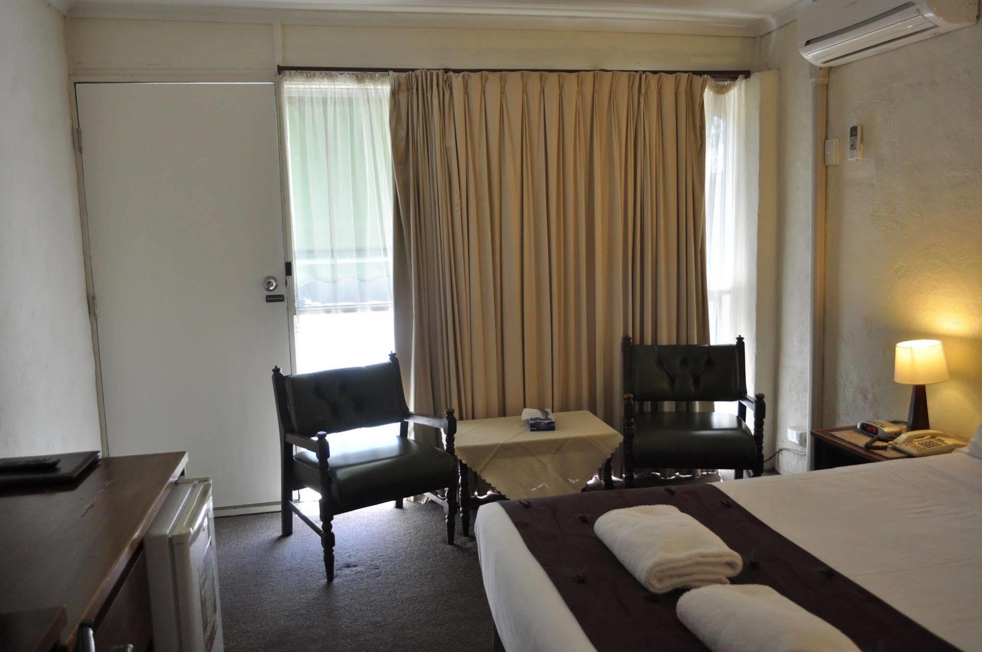 Albury Burvale Motor Inn Esterno foto