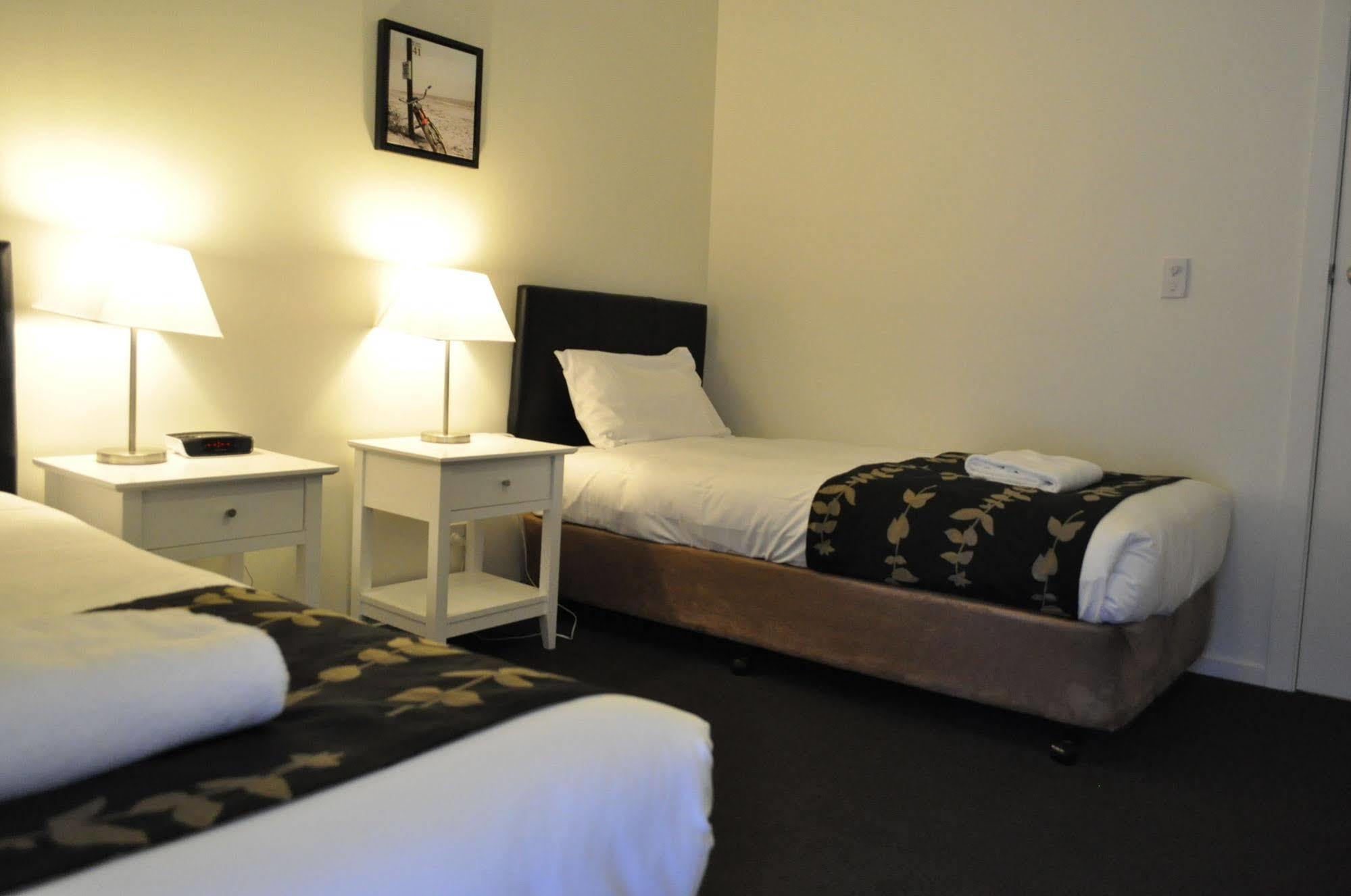 Albury Burvale Motor Inn Esterno foto