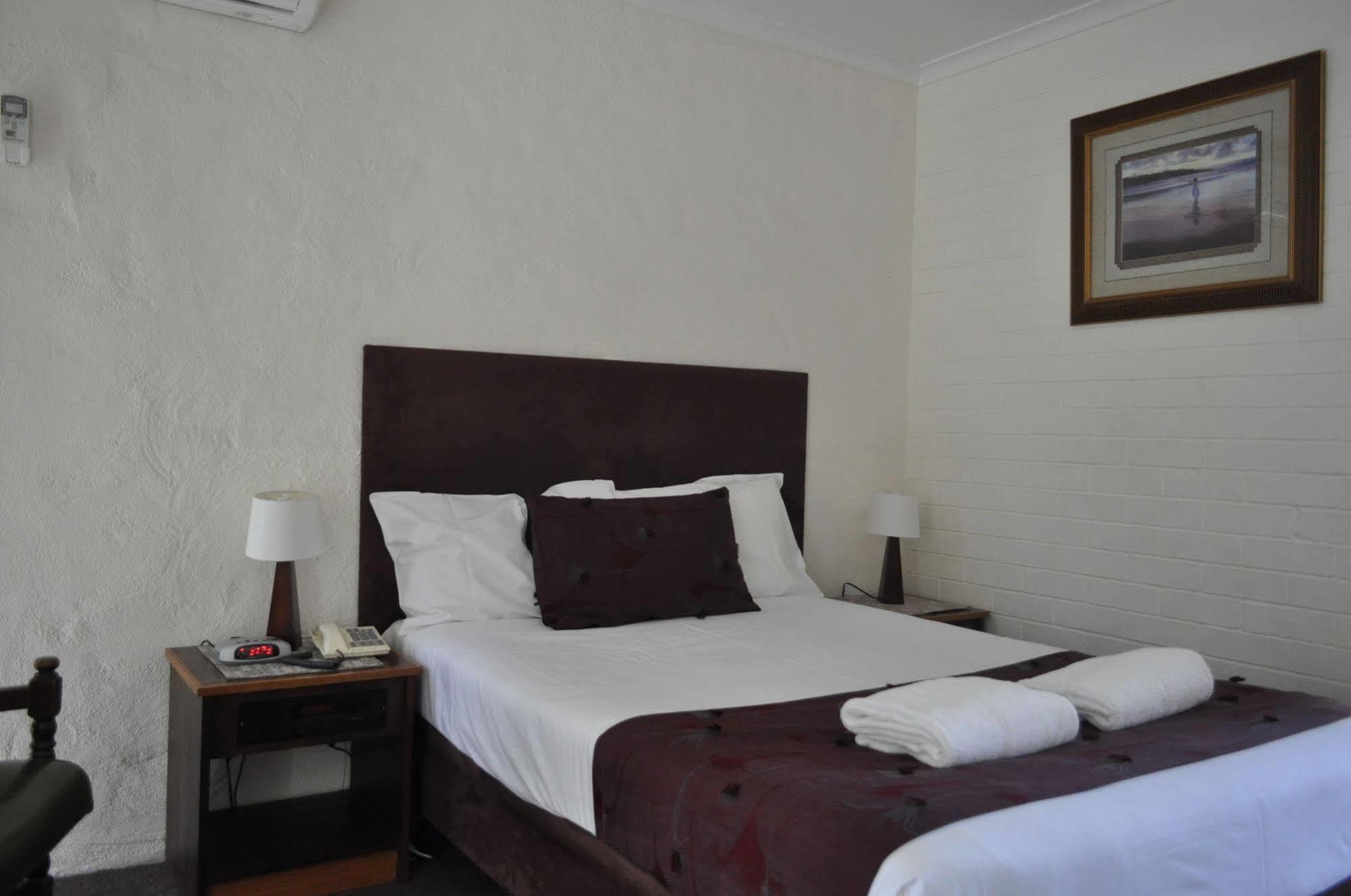 Albury Burvale Motor Inn Esterno foto
